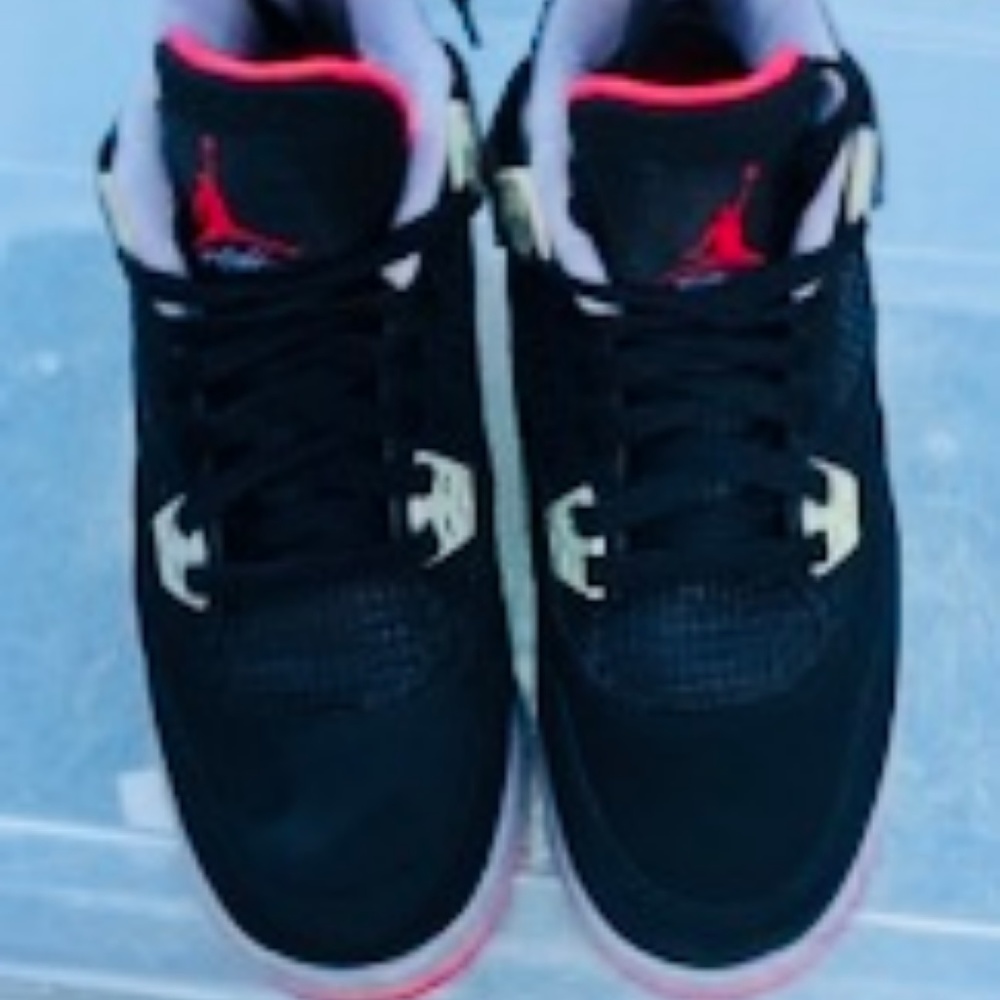 Nike Air Jordan's 4 Retro Bred Size 5.5